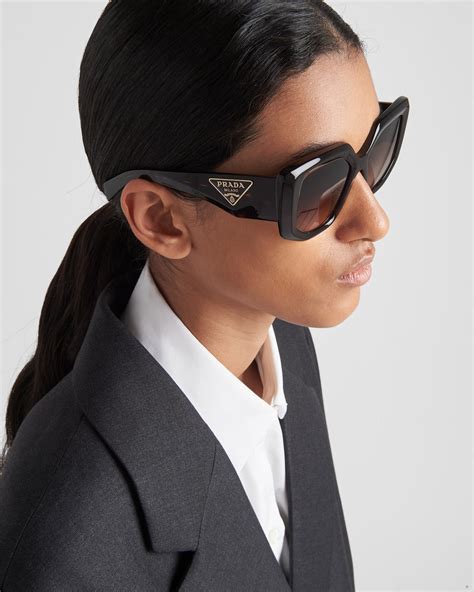 prada sunglasses women 2023.